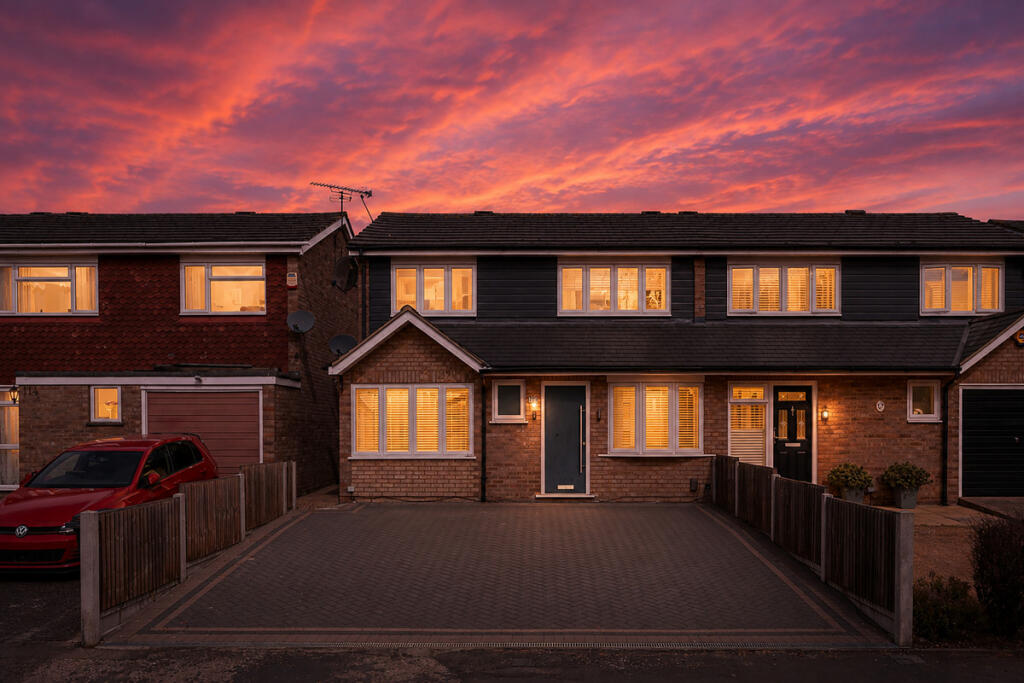 Main image of property: Lampits, Hoddesdon, EN11