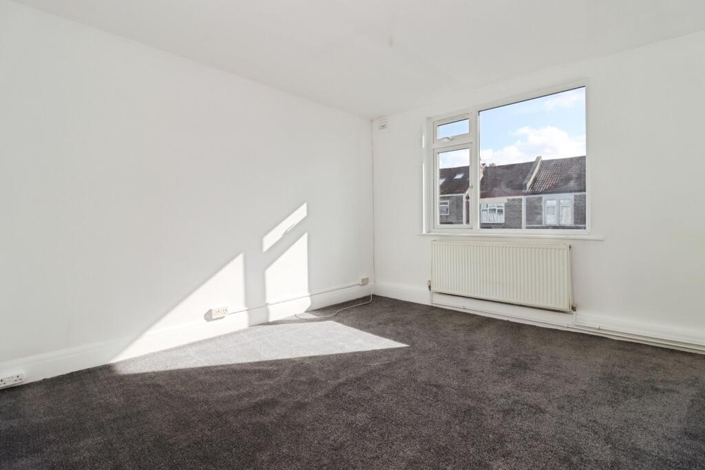 Apartment in Bristol - View 3