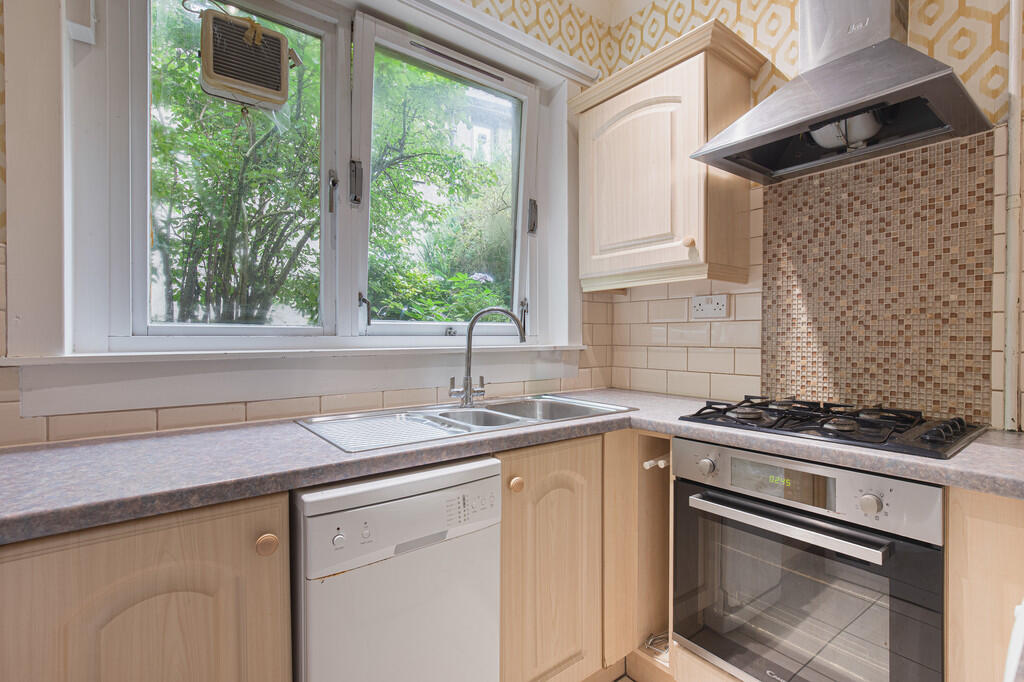 Apartment in Aberdeen, Kaimhill, Garthdee - View 4