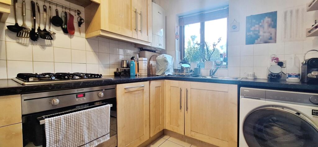 House in London - View 3
