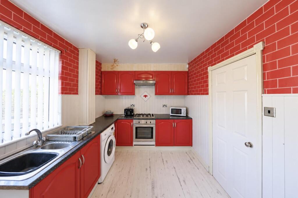 House in Hull - View 5