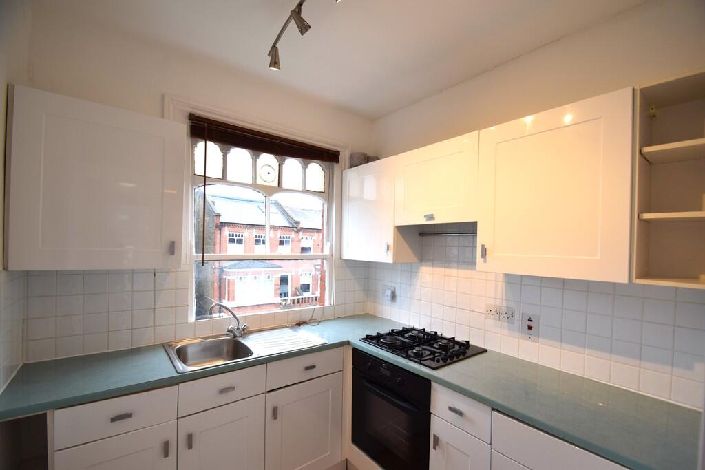 Ennismore Avenue, Chiswick photo 4