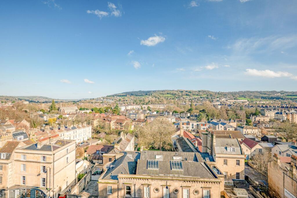 Apartment in Bath, Walcot - View 3
