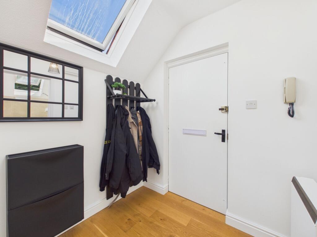 Apartment in Swansea - View 5