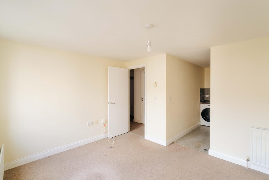 Apartment in Bristol, Bedminster - View 3
