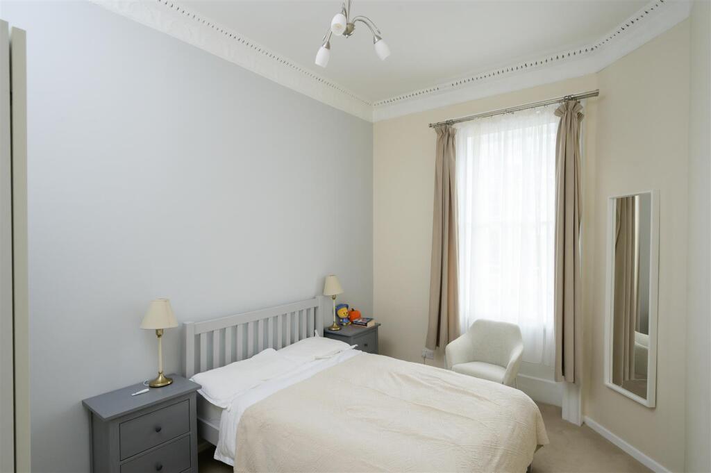 Apartment in Bath, Walcot - More