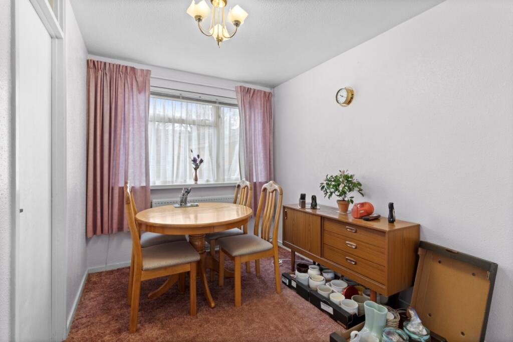 Downsview Crescent, Uckfield, East Sussex, TN22 photo 4