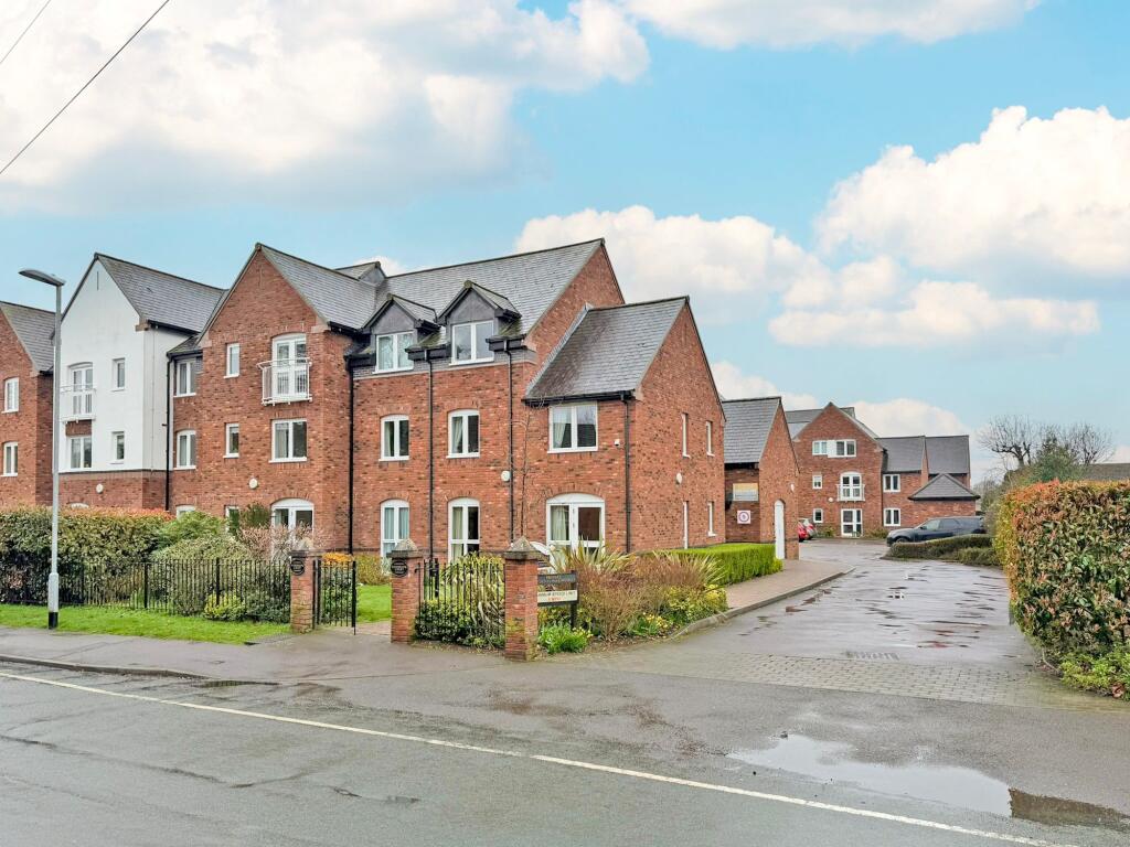 1-bed flat on Wombrook Court, Wombourne, WV5, £189,950