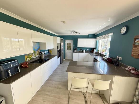 Feature Kitchen / Dining Room