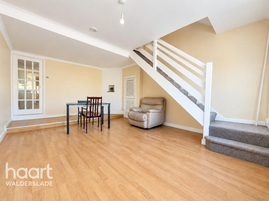 House in Chatham, Luton - View 2