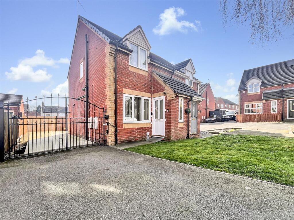 Main image of property: Ladyfields Way, Newhall, Swadlincote