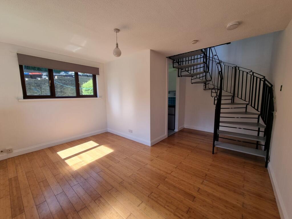 House in Cardiff, Pentrebane, Fairwater - View 2