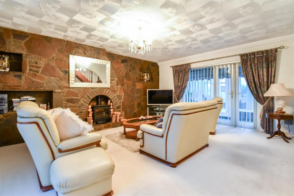 Greenbanks Drive, Barry photo 4
