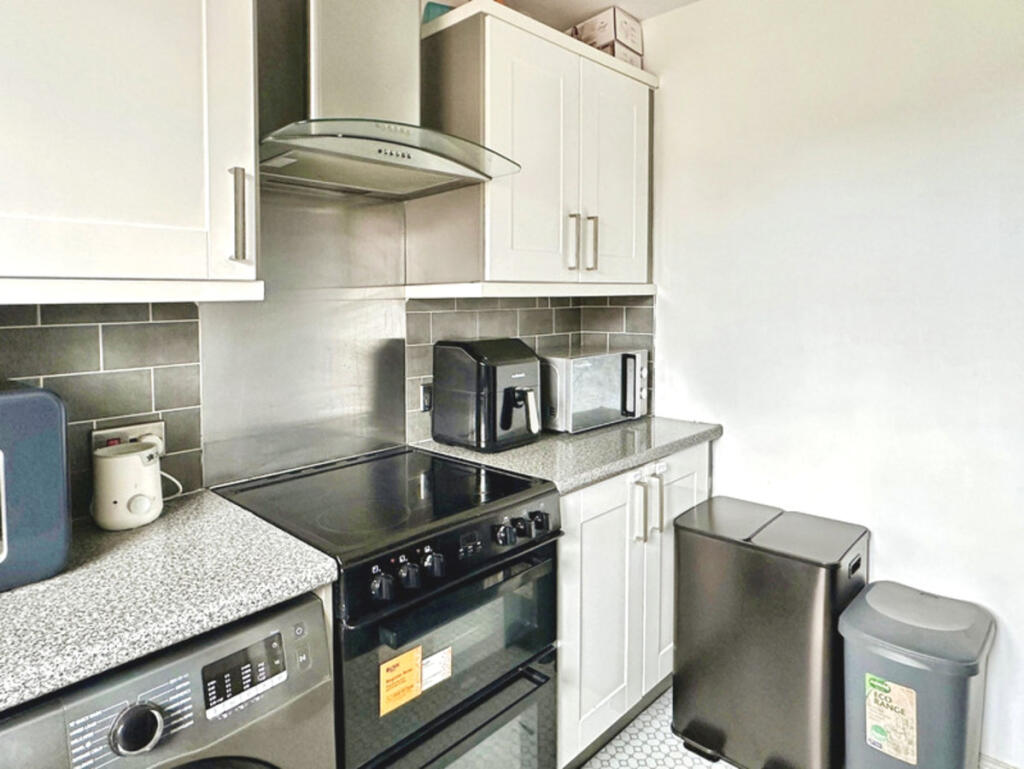 Apartment in Tonbridge - More