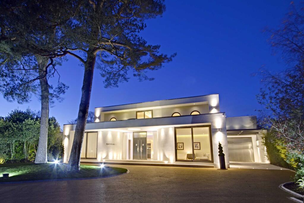 Main image of property: Barnet Road, Arkley, Hertfordshire, EN5