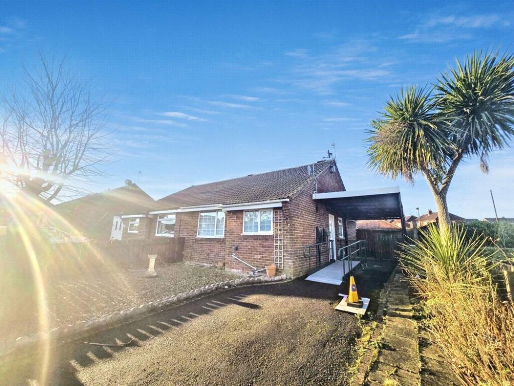 Main image of property: Manor Drive, Newbiggin-by-the-Sea, Northumberland, NE64 6HA