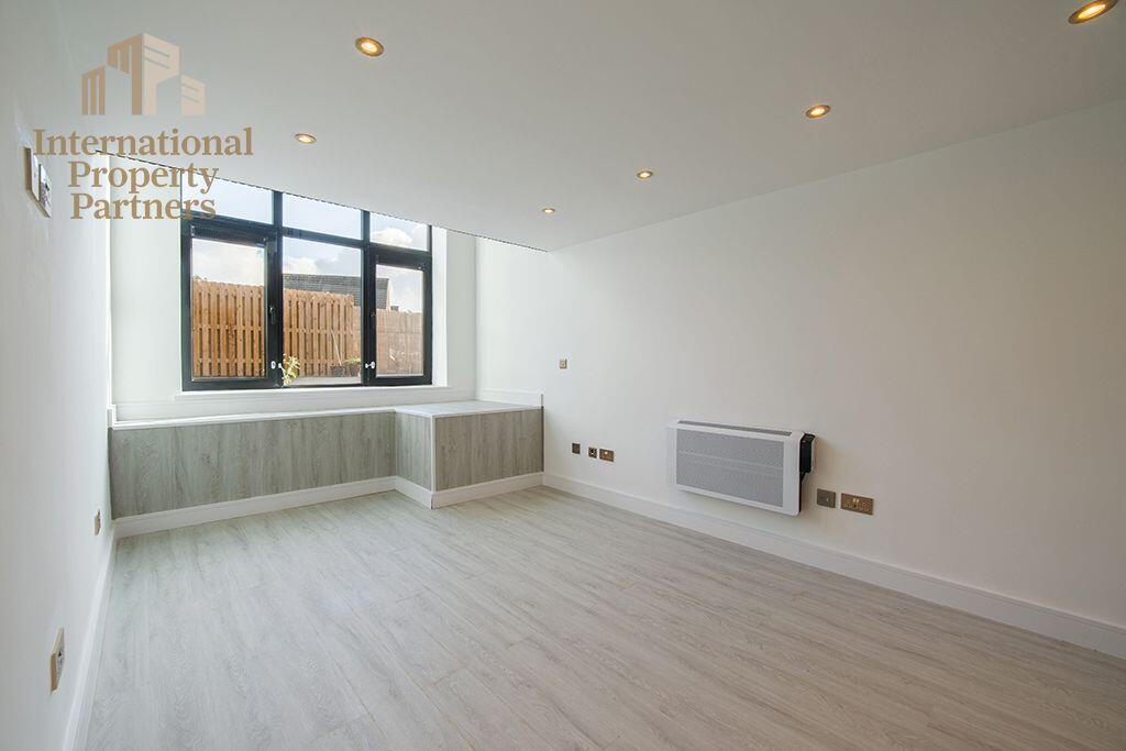 Apartment in Wakefield - More