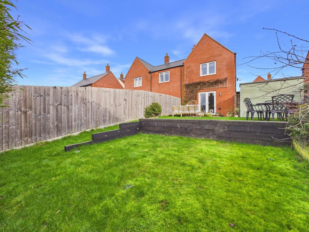 House in Towcester, West Northamptonshire - View 2