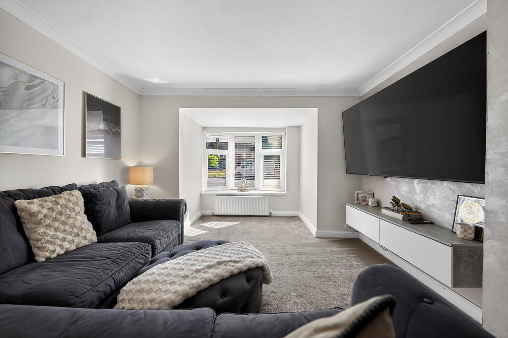 House in Birmingham, West Midlands - More