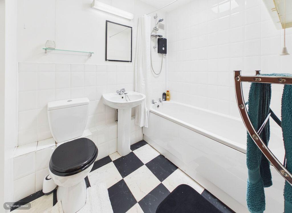 Apartment in Tandridge, Caterham-on-the-Hill - More