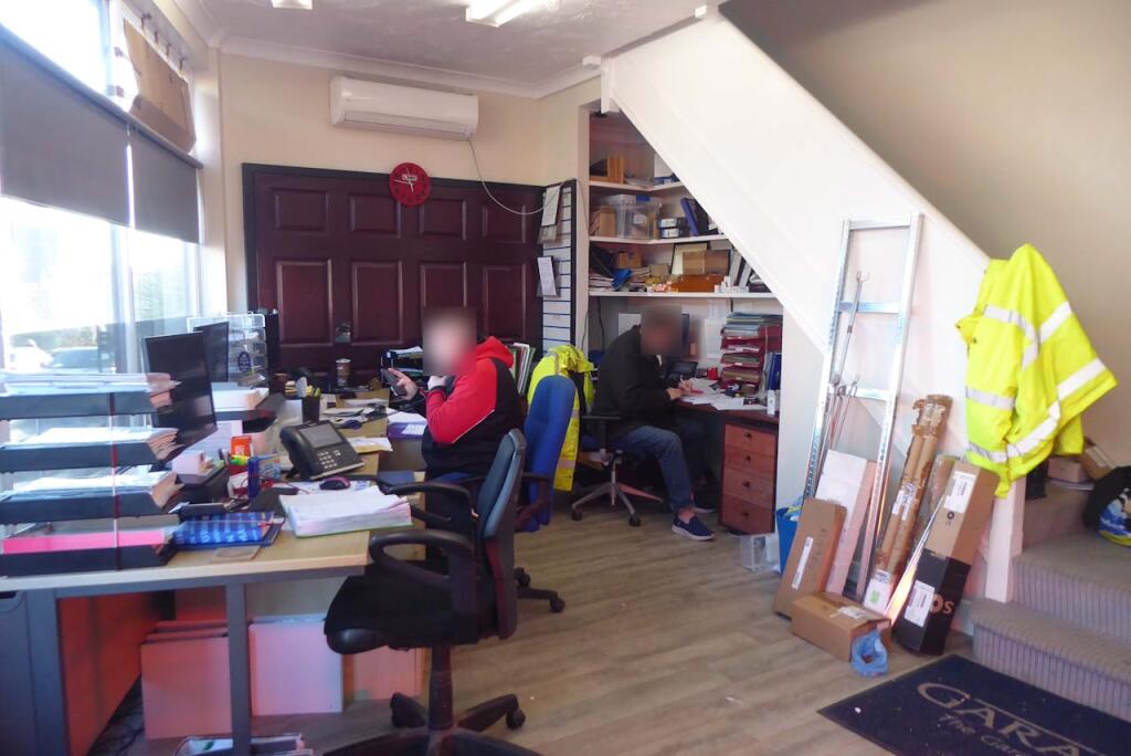 P1050833 rearBR.JPG