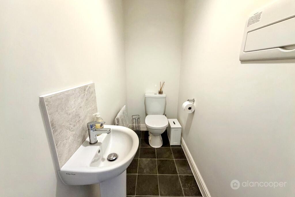 House in Nuneaton and Bedworth, St Nicolas Park - More