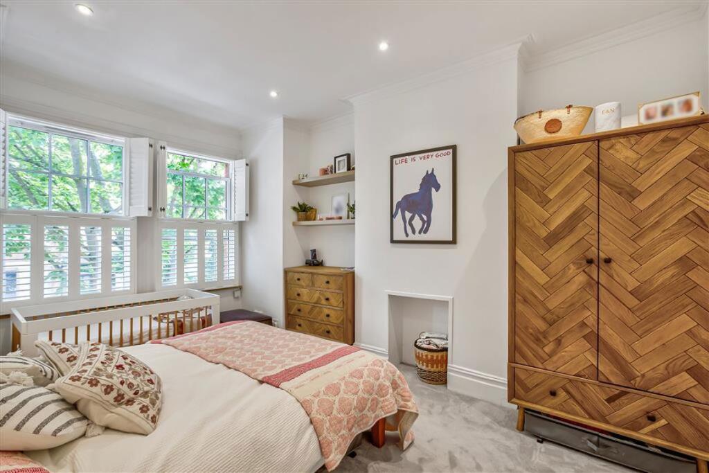 Apartment in London - More