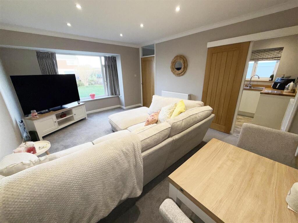 12, Almond Tree Close, Bridgwater photo 2