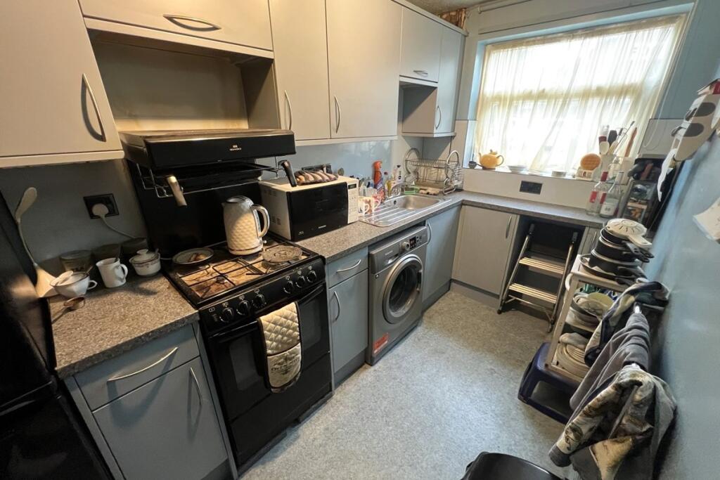 Glebefield Gardens, Cosham, Portsmouth, Hampshire, PO6 3UP photo 2