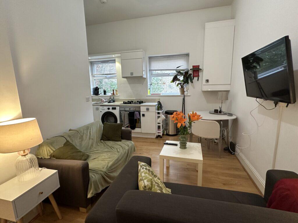 Main image of property: Flat 2 - Wilmslow Road - Withington - £175 PPPW