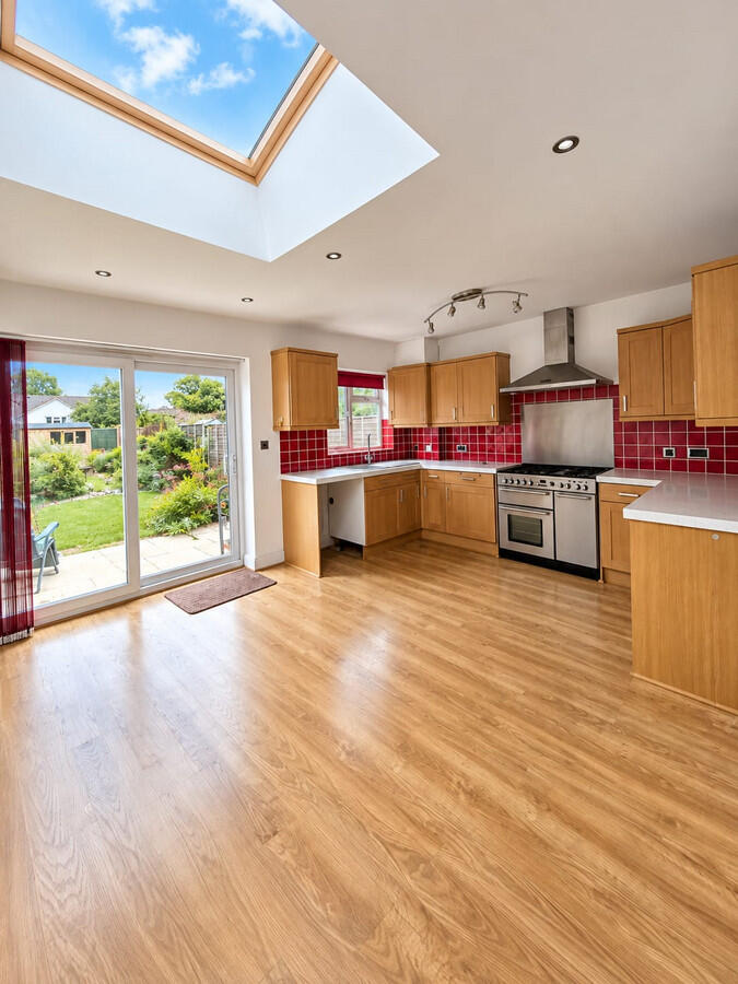 House in Hatfield, Birchwood - View 5