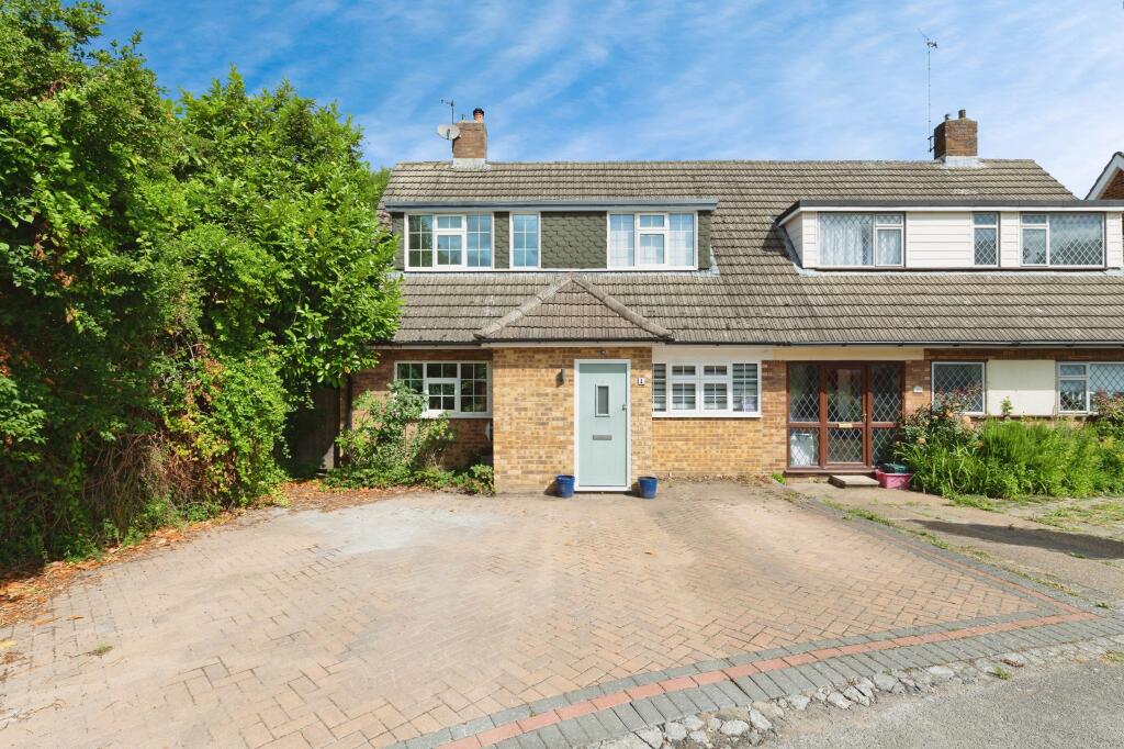 4-bed semi-detached on Rosemead Gardens, Brentwood, CM13, £700,000