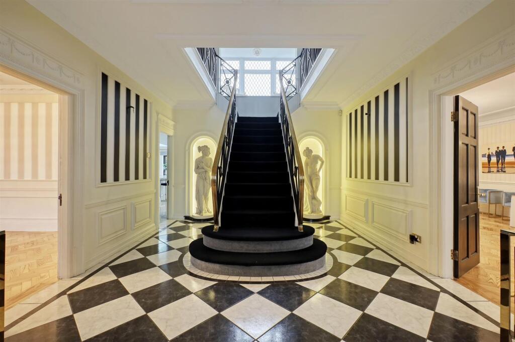 Mount Pleasant Road, Chigwell, IG7 – pohled 2