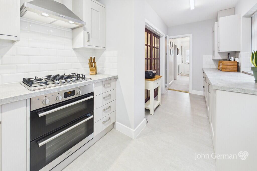House in East Staffordshire, The Heath, Uttoxeter - View 3