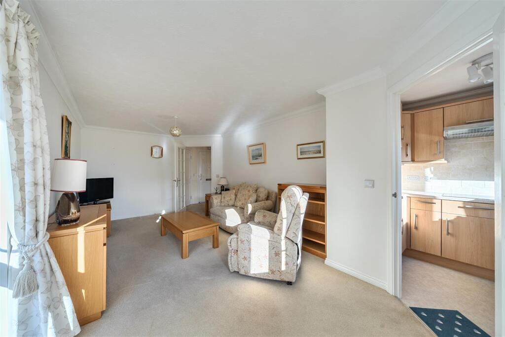Osbourne Lodge, Bournemouth, Dorset photo 4