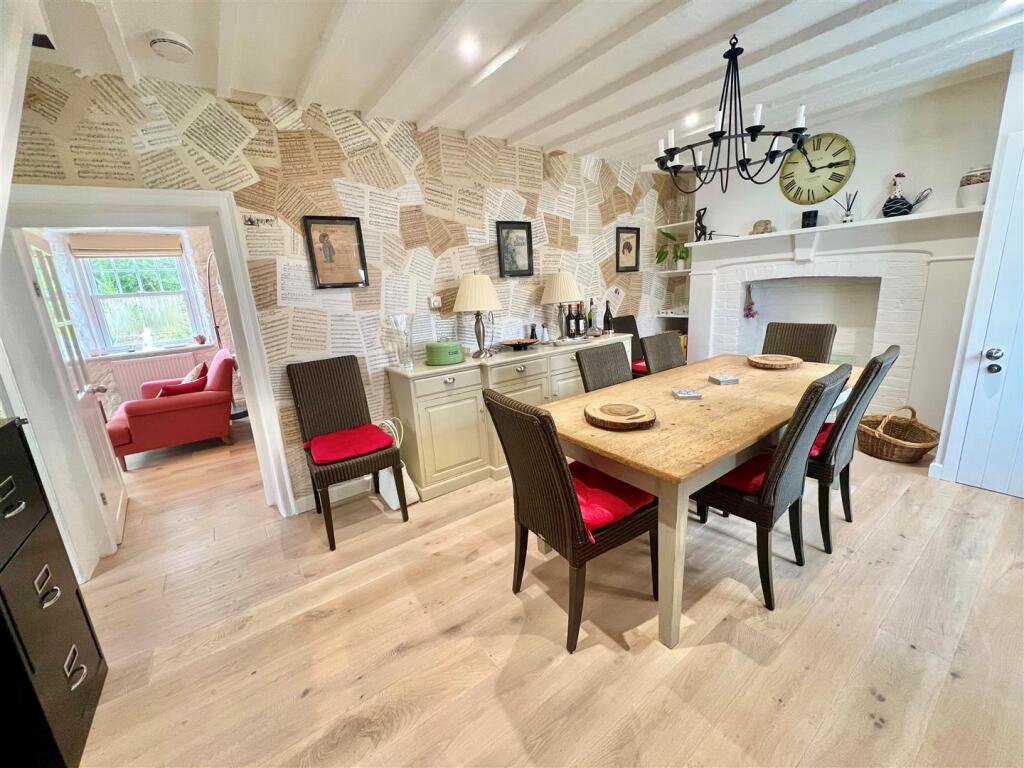 House in Totland, Middleton - View 2