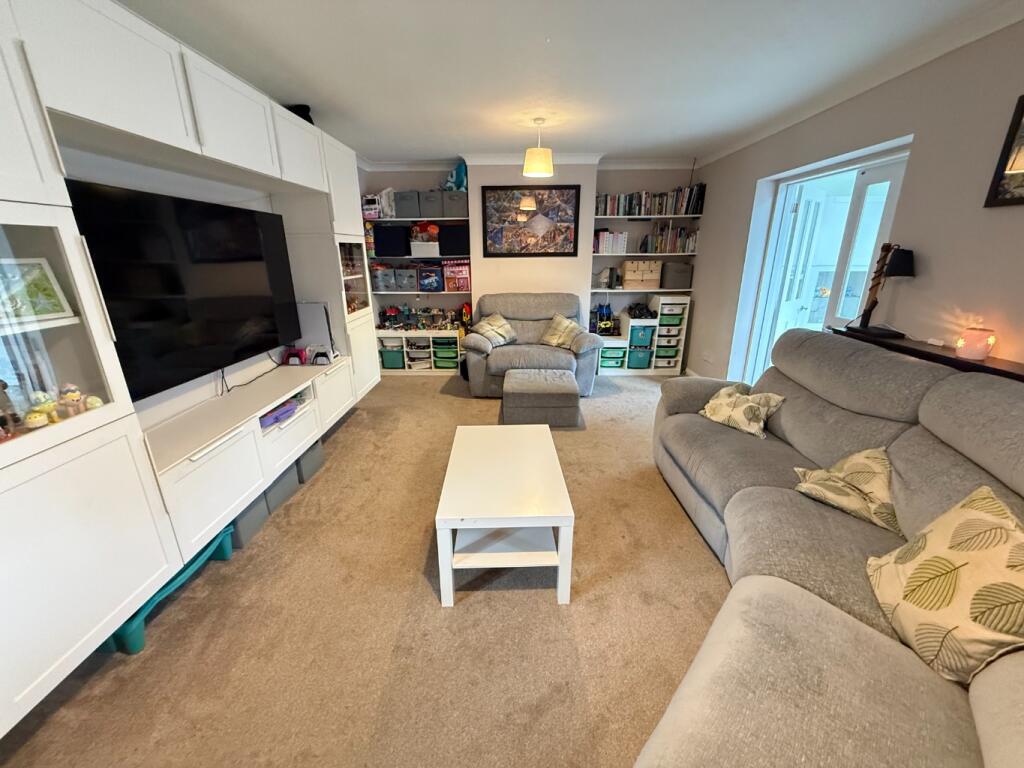 House in Luton - View 3