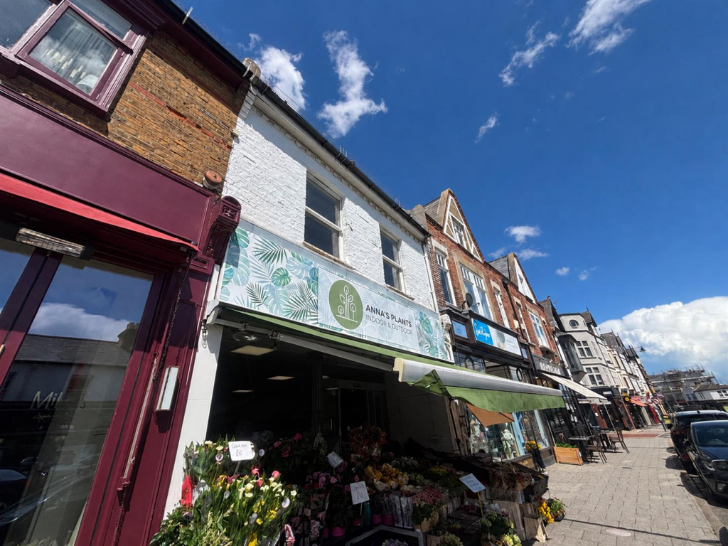 Main image of property: Broadway, Leigh-On-Sea