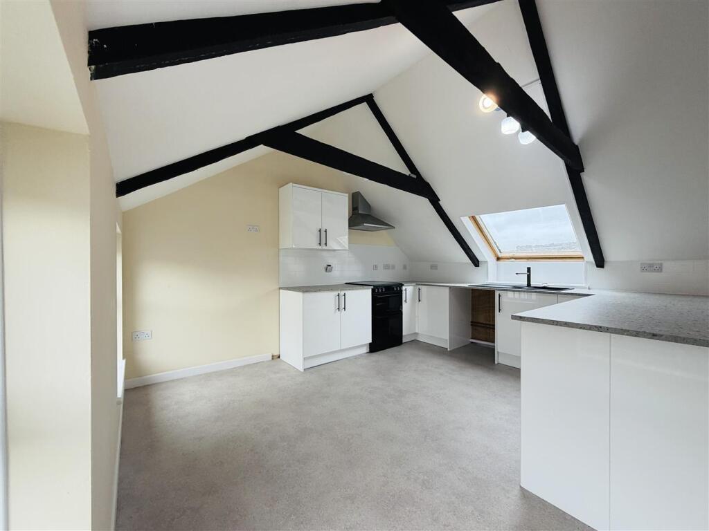 Apartment in Plymouth - View 4