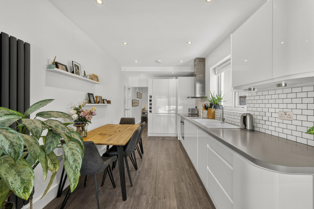Apartment in London - More