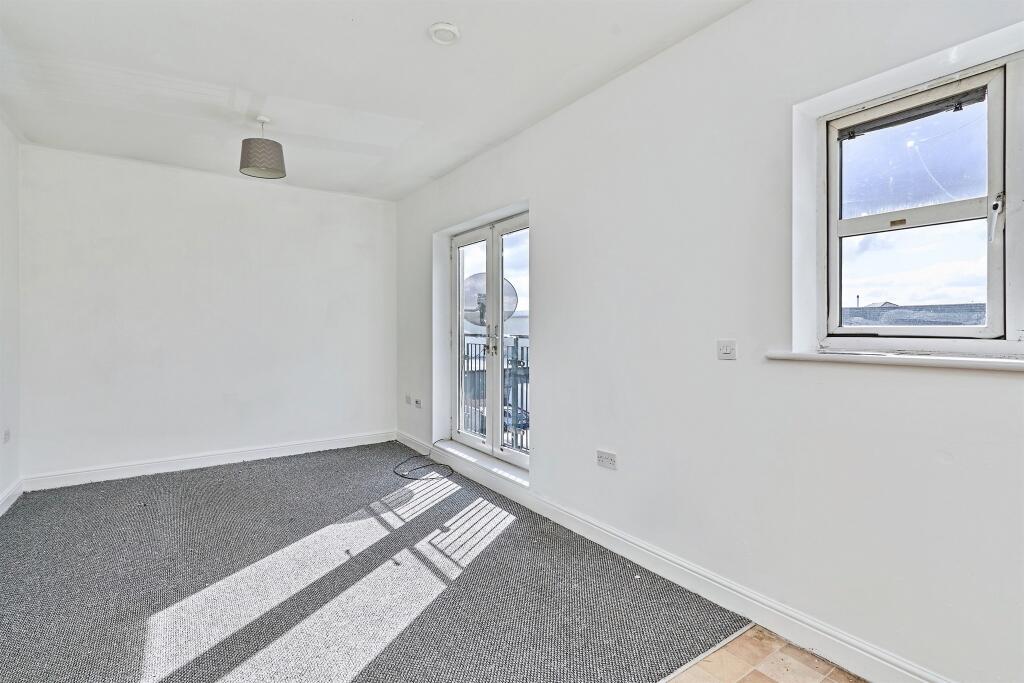 Apartment in Dudley - More
