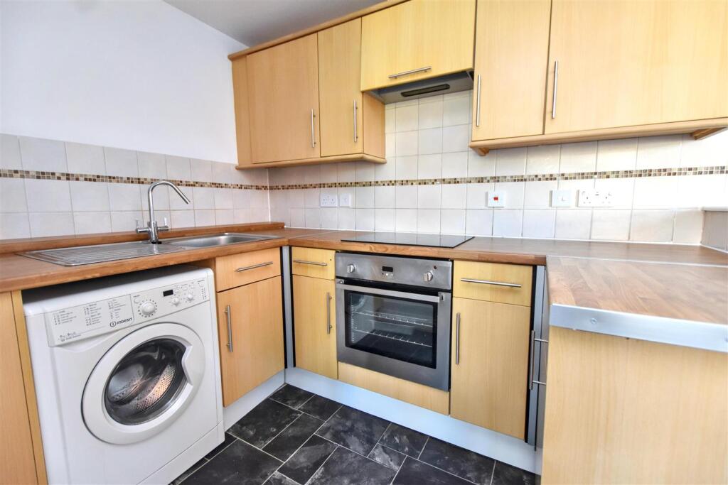 Apartment in Brighton - View 3