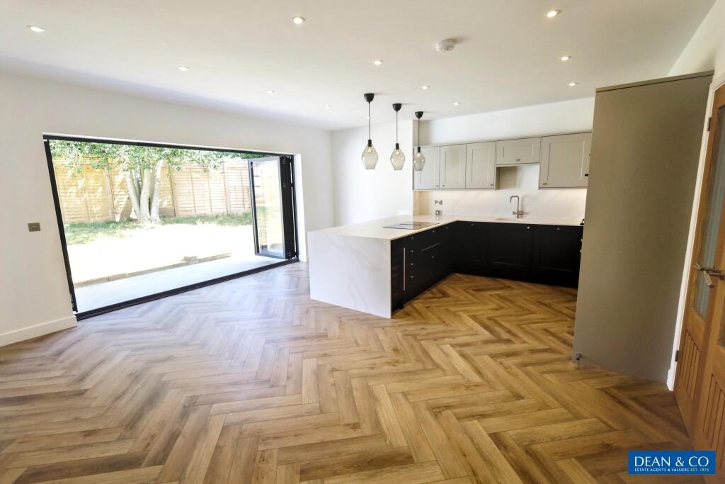 House in Hove, West Blatchington - View 4