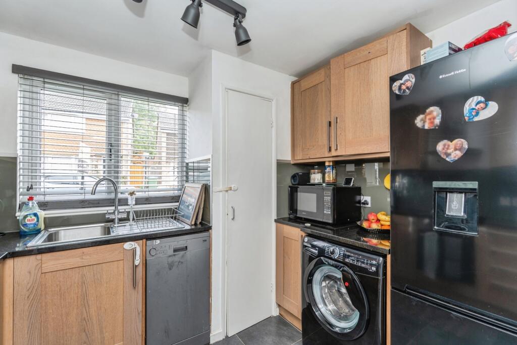 Apartment in Southampton - View 3