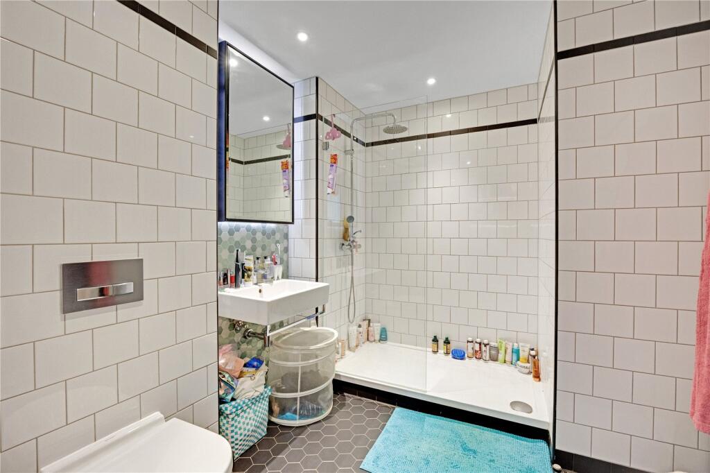 Apartment in London - More