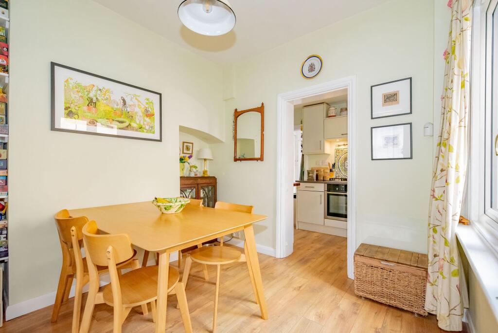 House in Guildford - View 3