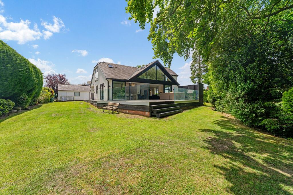 Woodford Road, Poynton, SK12 photo 4