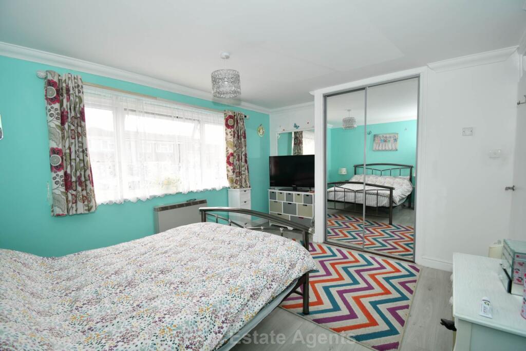 Whitecliffe Court, Gomer, Gosport photo 3