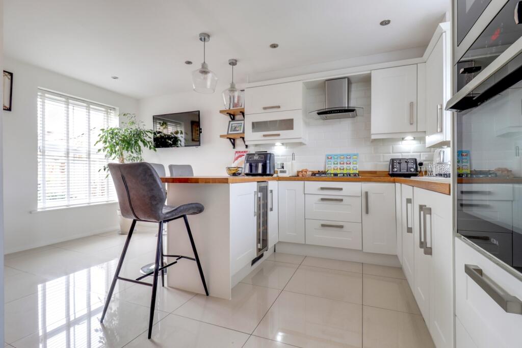Providence Green, Pontefract, West Yorkshire, WF8 photo 3