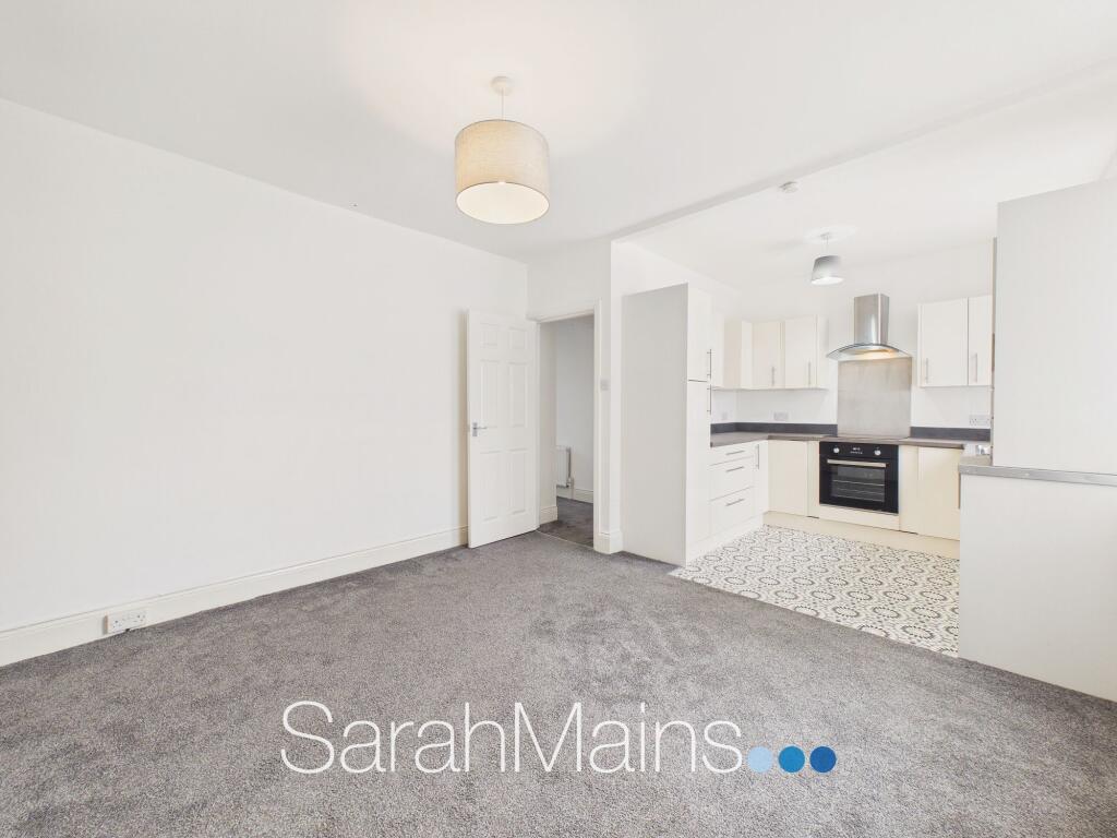 Apartment in Newcastle upon Tyne - View 5